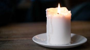 Белая свеча